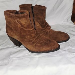 Born Aire brown ankle boot 9.5